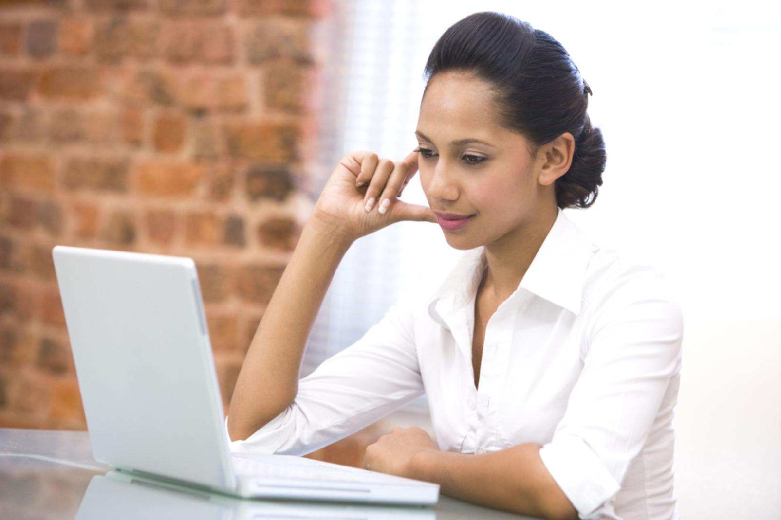 Profesionales compartiendo experiencias en prevención de fraude